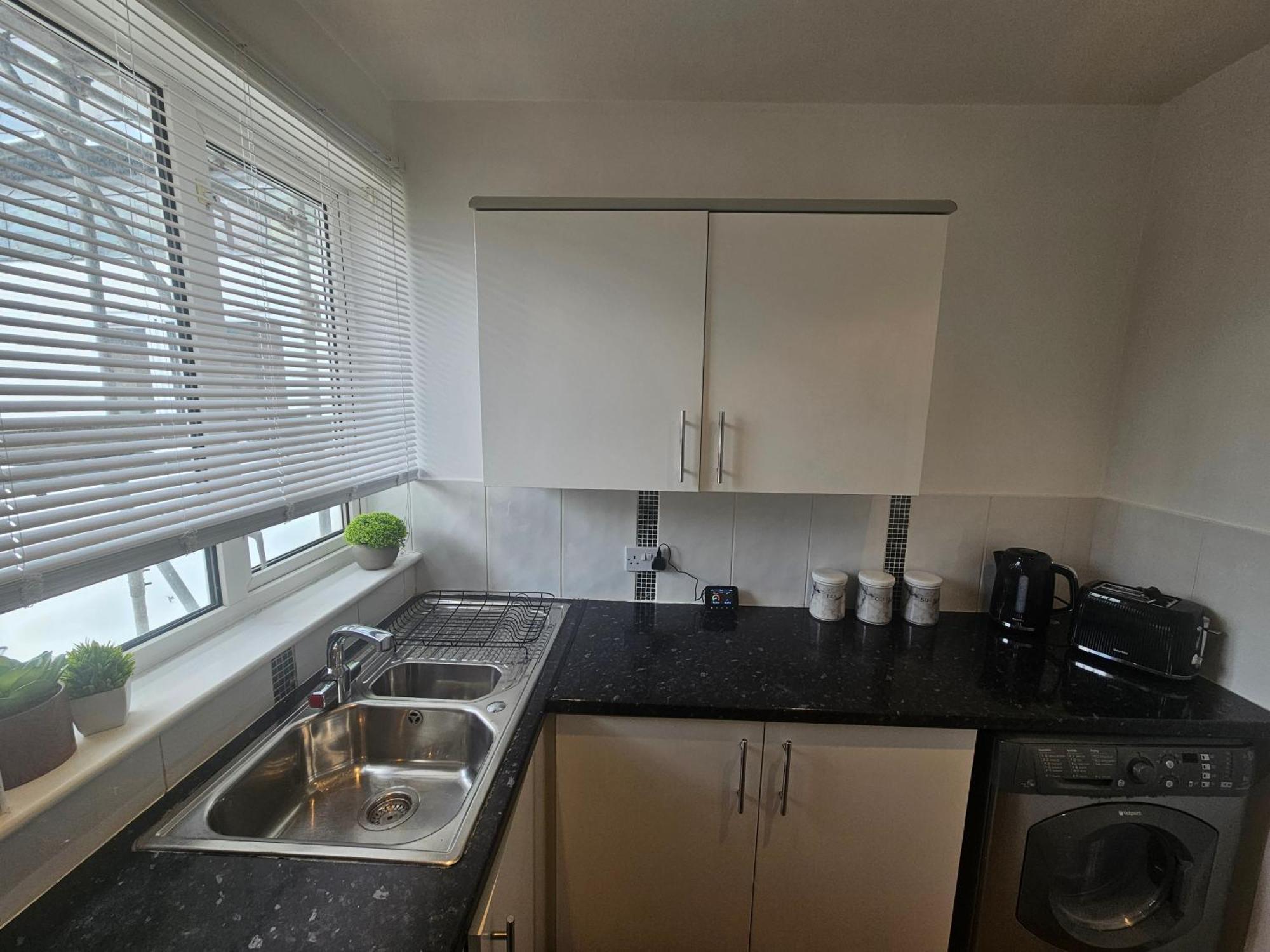 St Albans City Stays - Near Luton Airport - St Albans Abbey & City Train Station - Close To London- Harry Potter World - The Odyssey Cinema - Abbey Cathedral- Contractors I Business I Leisure- Sleeps Upto 6 People Dış mekan fotoğraf