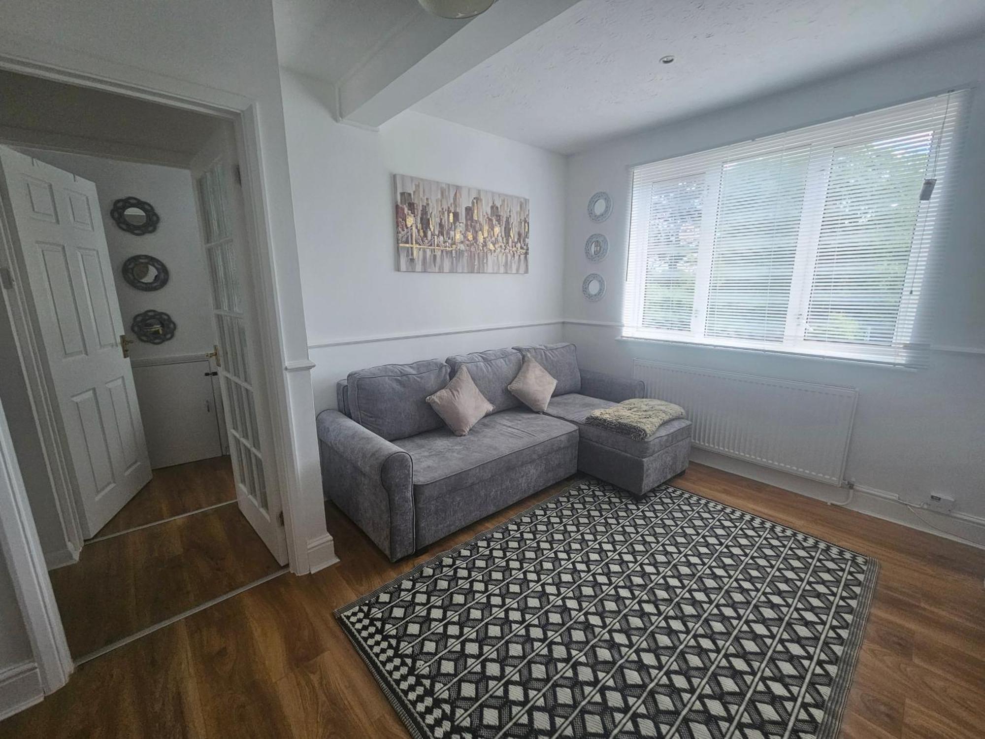 St Albans City Stays - Near Luton Airport - St Albans Abbey & City Train Station - Close To London- Harry Potter World - The Odyssey Cinema - Abbey Cathedral- Contractors I Business I Leisure- Sleeps Upto 6 People Dış mekan fotoğraf