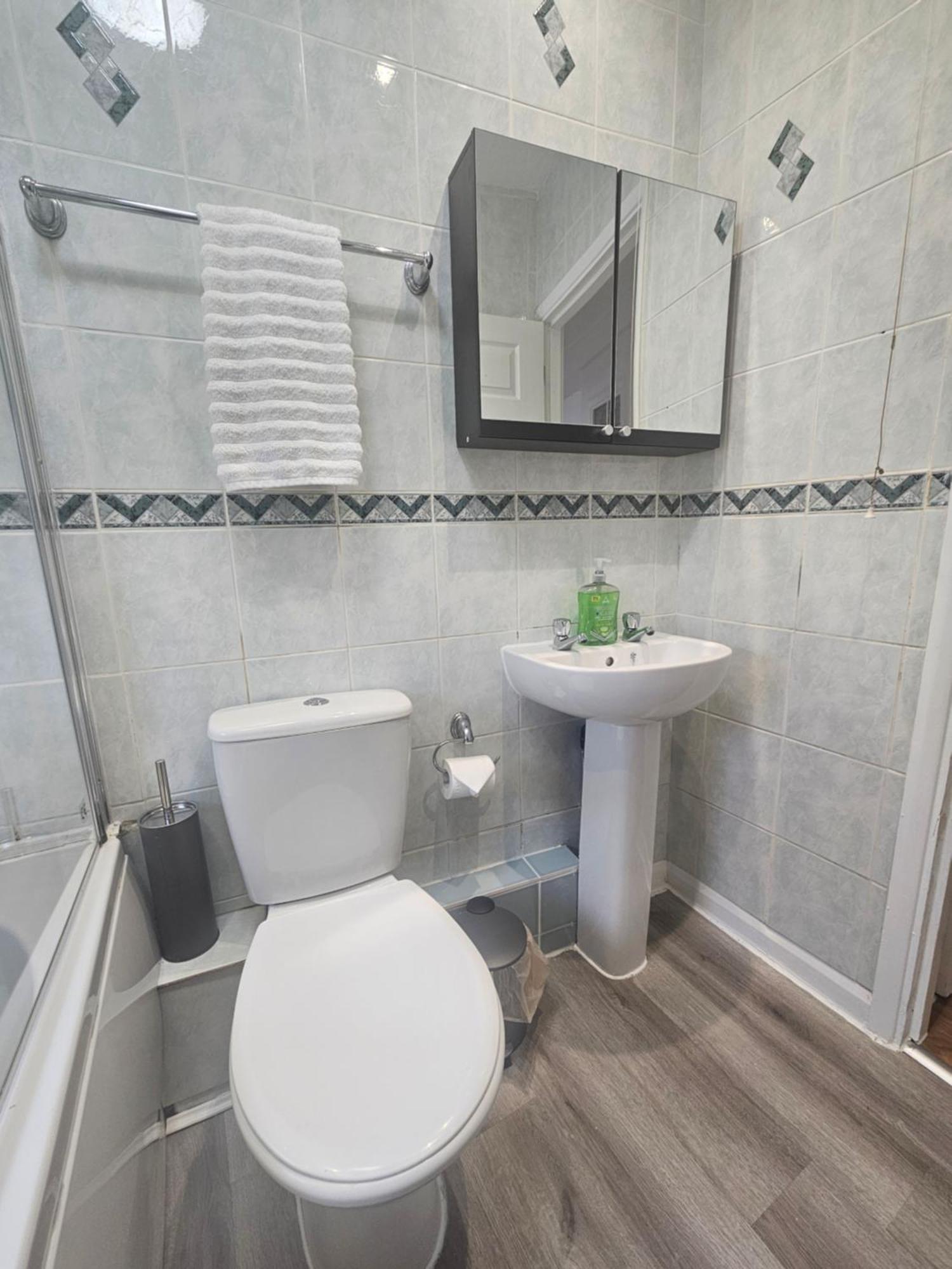 St Albans City Stays - Near Luton Airport - St Albans Abbey & City Train Station - Close To London- Harry Potter World - The Odyssey Cinema - Abbey Cathedral- Contractors I Business I Leisure- Sleeps Upto 6 People Dış mekan fotoğraf
