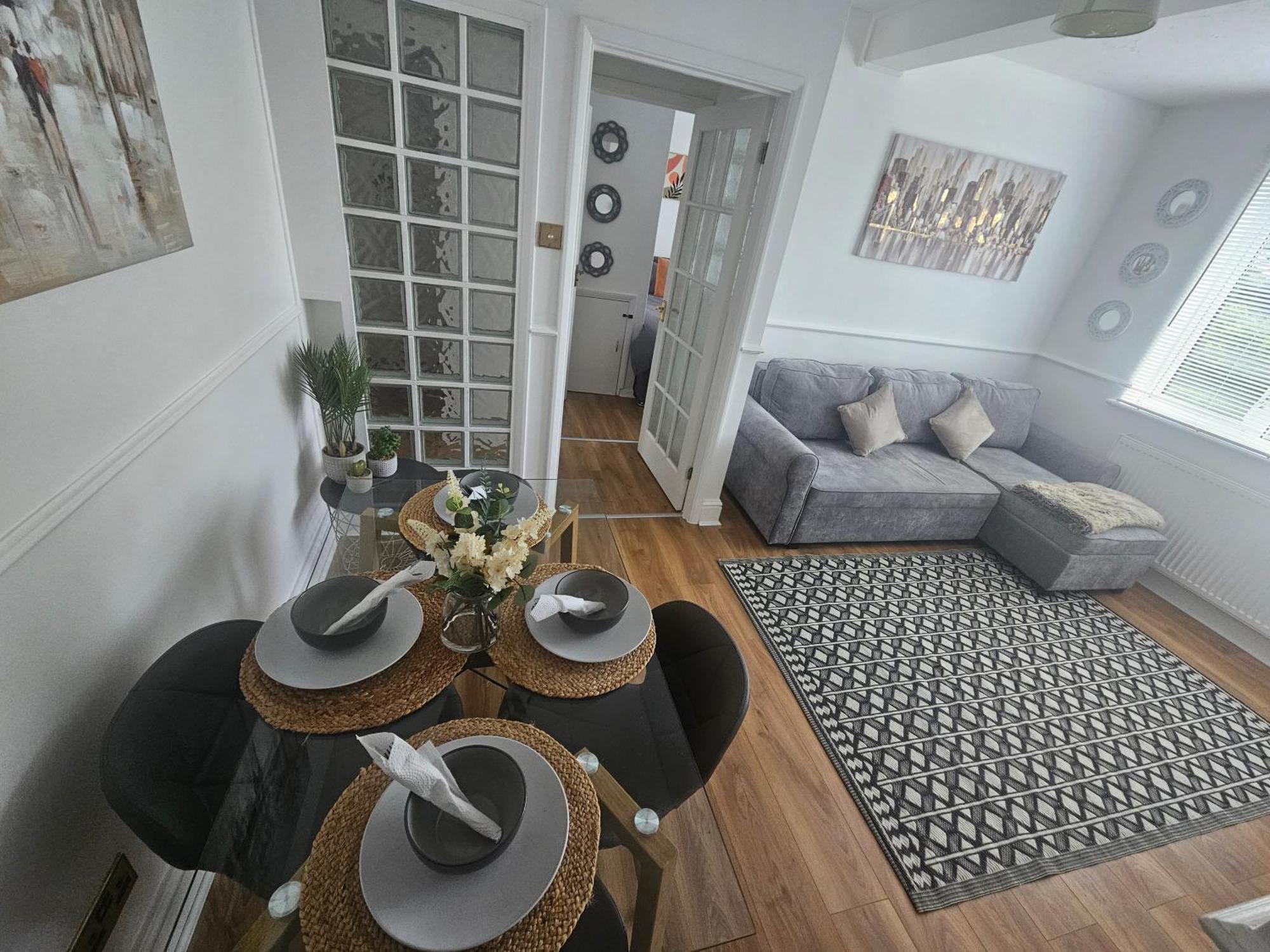 St Albans City Stays - Near Luton Airport - St Albans Abbey & City Train Station - Close To London- Harry Potter World - The Odyssey Cinema - Abbey Cathedral- Contractors I Business I Leisure- Sleeps Upto 6 People Dış mekan fotoğraf